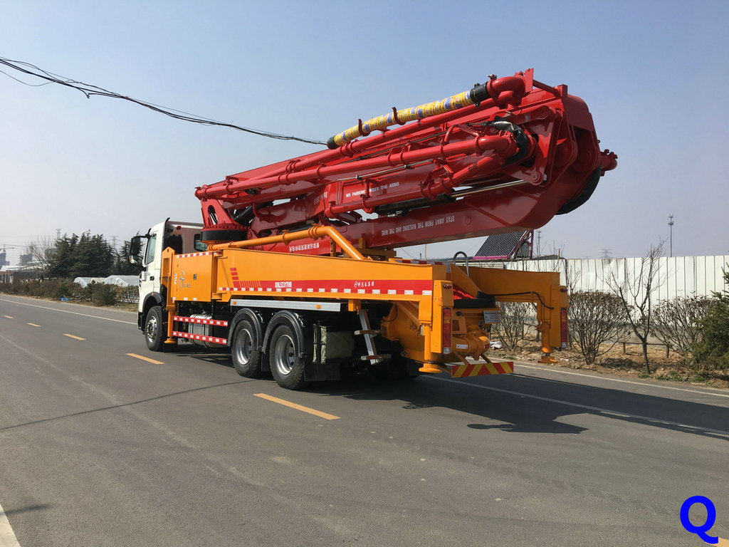 小型混凝土泵車，混凝泵車，科尼樂小型泵車，天泵
