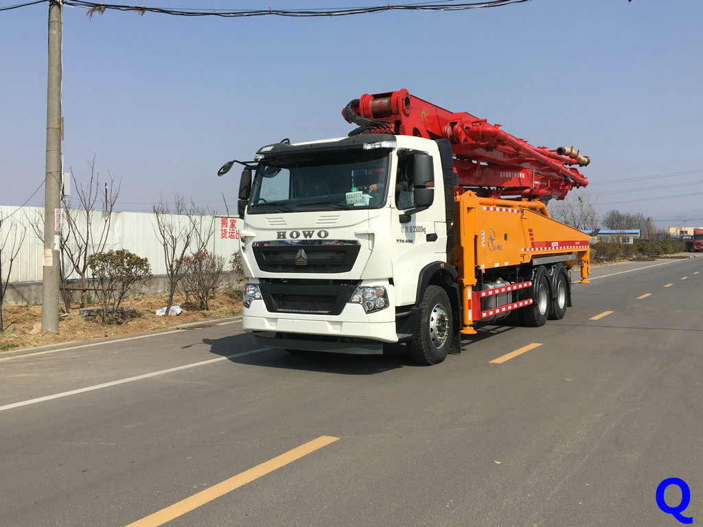 小型混凝土泵車，青島科尼樂混凝土泵車，天泵，