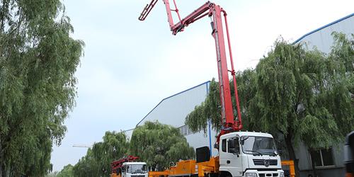科尼樂淺析小型混凝土泵車工作中傾倒側(cè)翻如何預(yù)防？