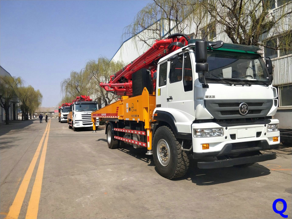 小型混凝土泵車，天泵，小型泵車，混凝土泵車