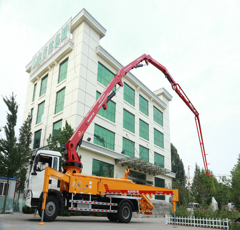 小型混凝土泵車，天泵，小型泵車，混凝土泵車